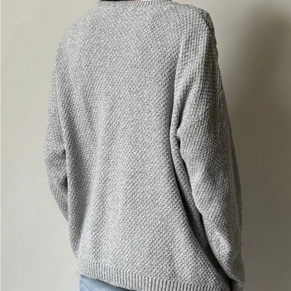 Bill Blass Light Gray Cable Knit Sweater - Picture 2 of 4